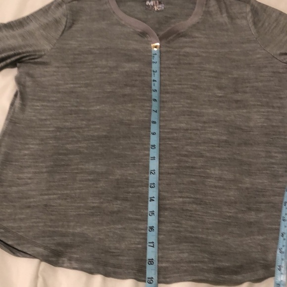 NWT The Original Muk Luks long sleeve heathered grey shirt w vneck relaxed fit - Picture 5 of 8